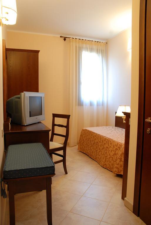 Hotel Villa Mokarta Salemi Zimmer foto