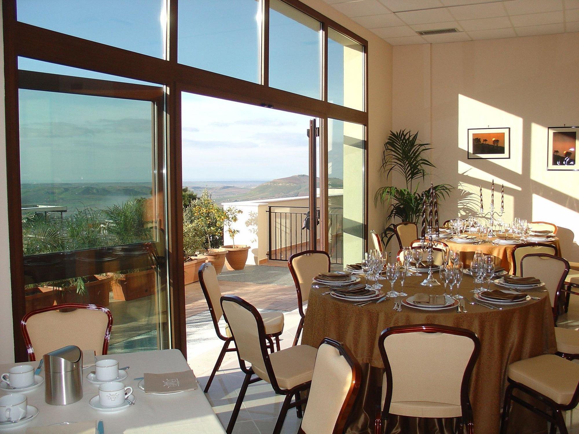 Hotel Villa Mokarta Salemi Restaurant foto